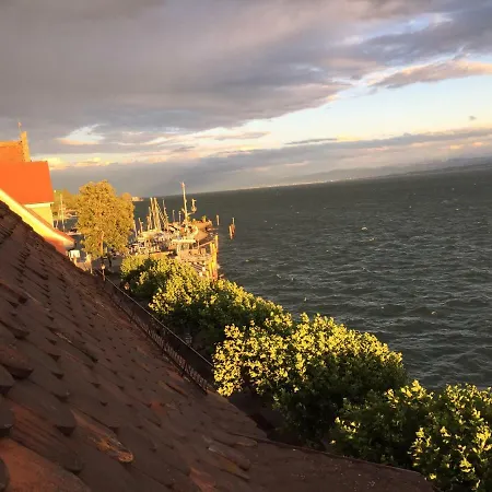 Πανσιόν La Perla 3*